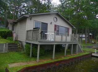 950 E Long Lake Dr, Harrison, MI 48625