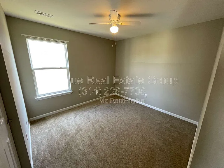 5533 Emerald Place Dr — Photo 24