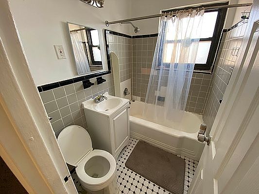 4th image of 215-31 Hillside Ave #53B