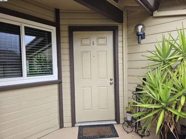 3847 Yorkshire St #8, San Leandro, CA 94578
