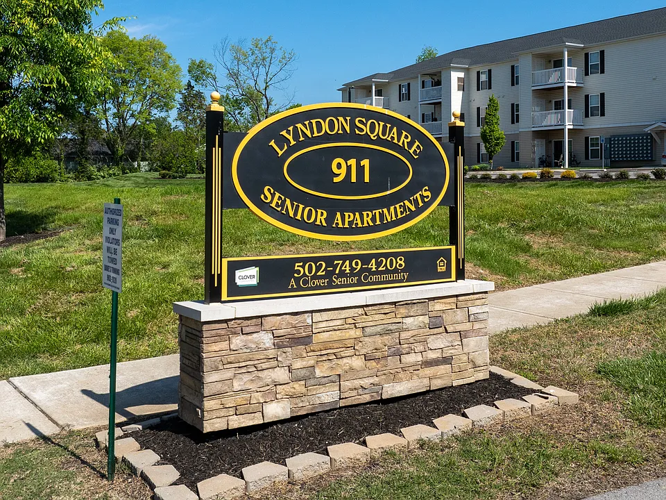 Lyndon Square