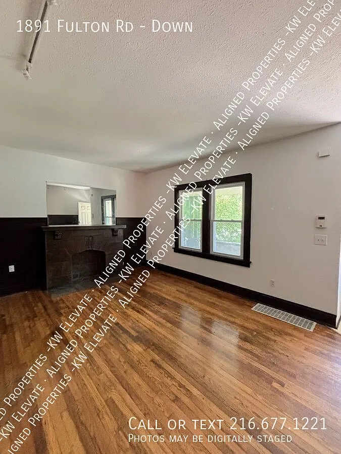 Cleveland Charming Downstairs 2 Bedroom with Central AC! — Photo 2