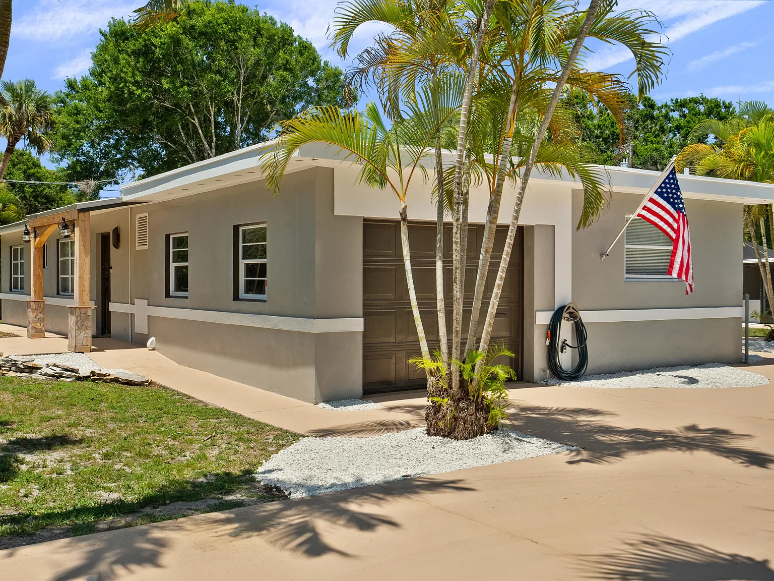 3 bed, 2.0 bath, 1870 sqft, $10,000 — Photo 3