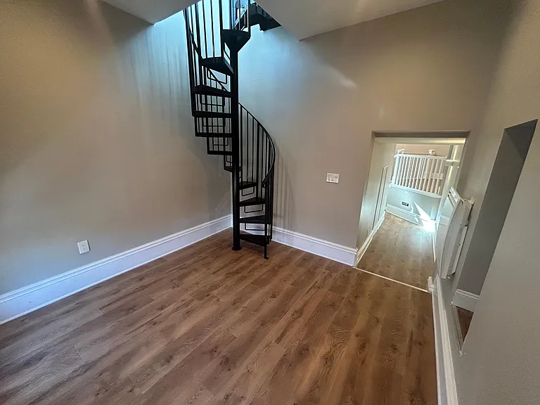 3805 Franklin Blvd #301 — Photo 51