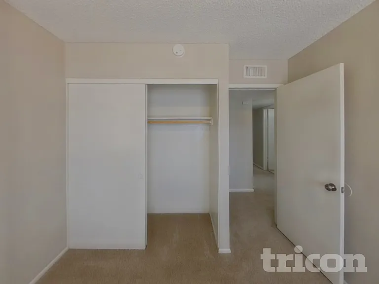 1628 E Saint Anne Ave — Photo 13