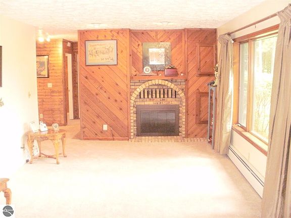 3rd image of 307 Bright Angel Dr