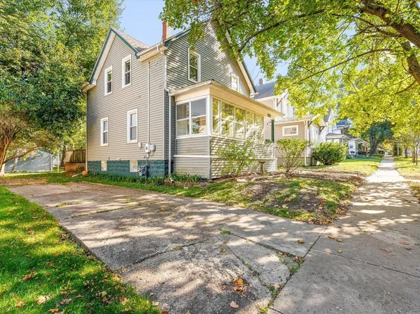 131 N Chicago Ave, Rockford, IL 61107