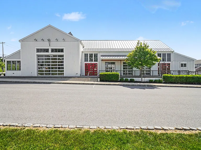 1318 Revival Dr — Photo 30