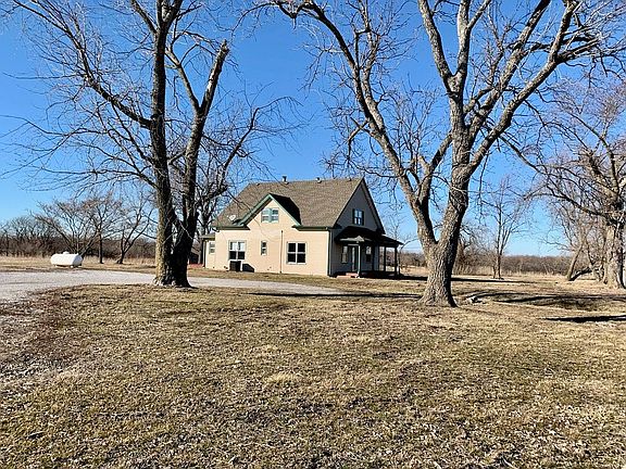 Beautiful treed lot