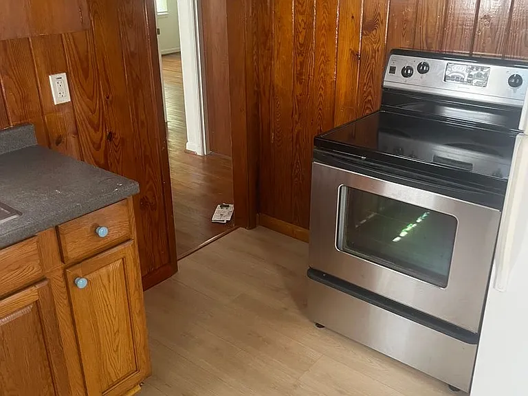 1016 Alan Ave — Photo 4