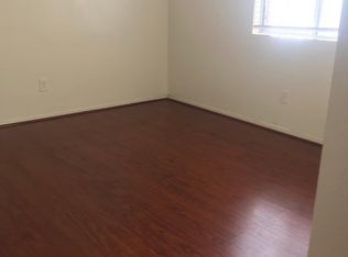 1720 Golden Sky Dr, Las Vegas, NV 89106