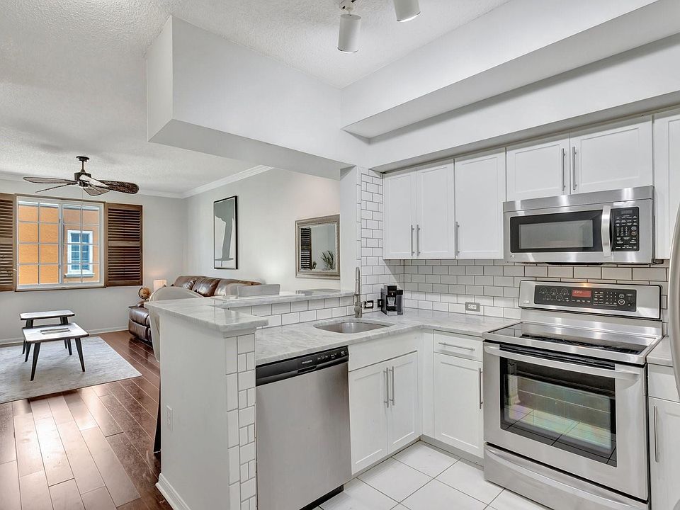 1st image of 2961 NE 185th Street #1610