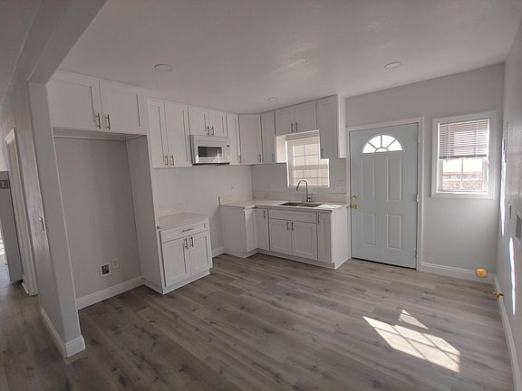 4th image of 8911 Hubbard St #8911