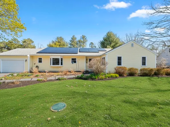 11 Watson Dr, Mashpee, MA 02649