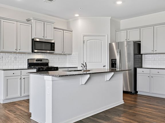 5th image of 2712 Serena Way