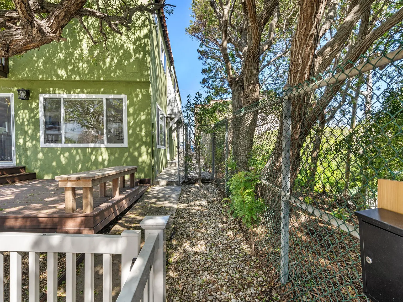 2 bed, 920 sqft, $5,200 — Photo 2