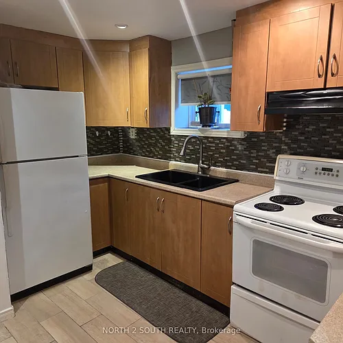 7739 Priory Cres #BASEMENT Photo 1