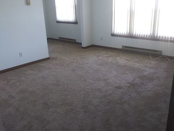 3rd image of 2711 Alder Creek Dr N APT 4