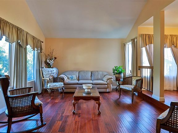 3rd image of 1334 Glenthorpe Dr