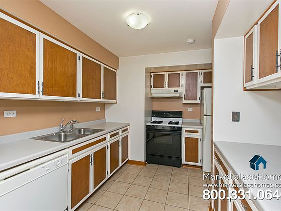 2nd image of 1840 W Highland Ave #E204