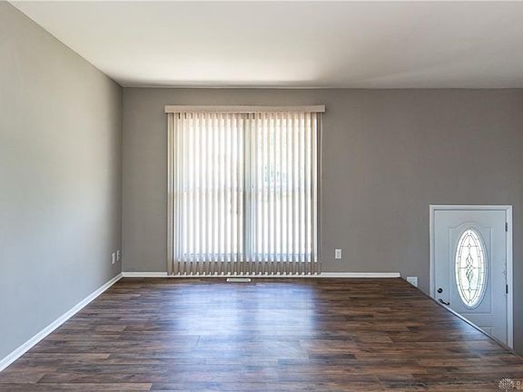 5th image of 402 Funston Ave