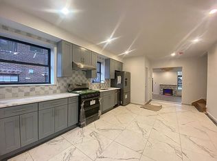 4912 217th St, Oakland Gardens, NY 11364