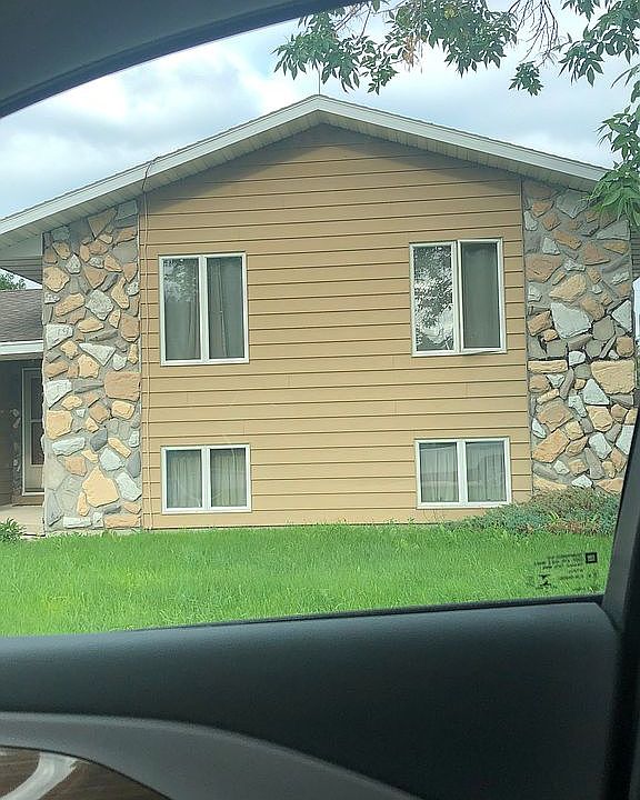 1st image of 160 1st Ave E