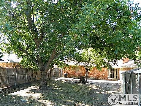 4th image of 2211 Sea Island Dr