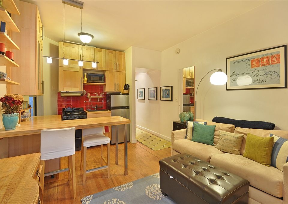 2nd image of 238 E 84th St APT 5B