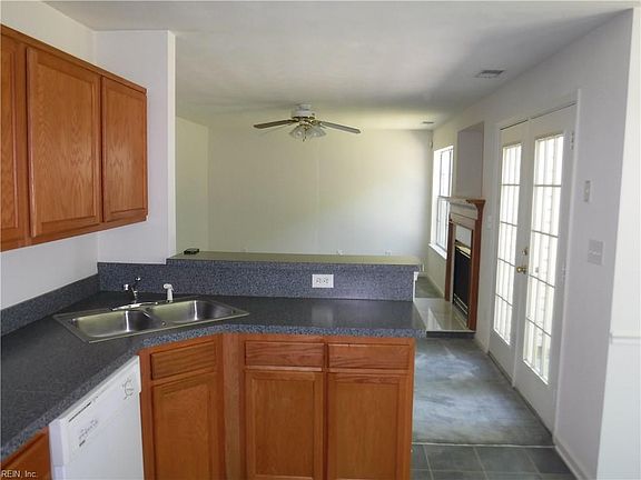 5th image of 9307 Buckman Ave