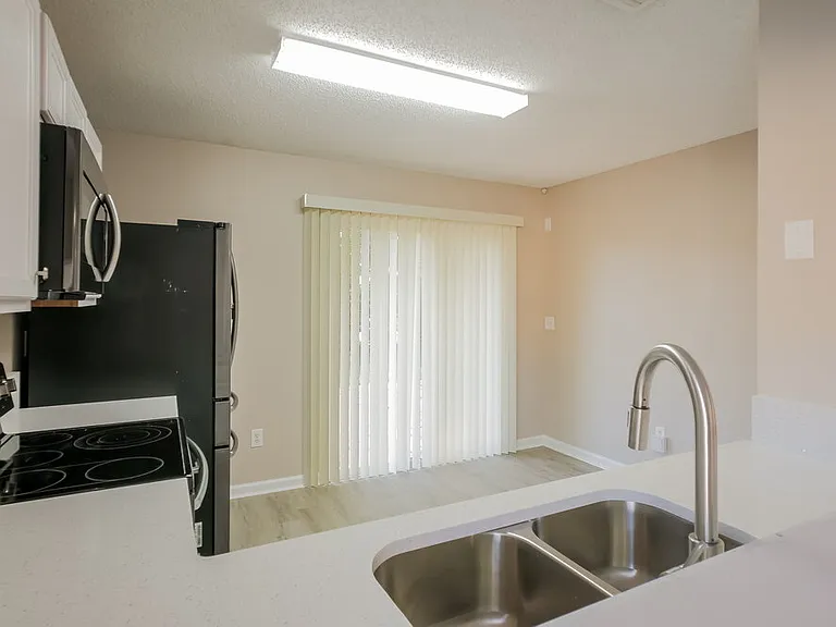 708 Wynfield Cir — Photo 8
