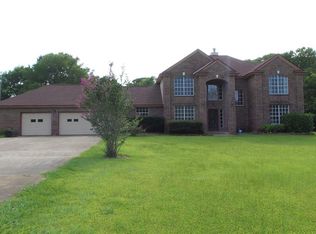 107 Bayou Rd, Lake Jackson, TX 77566