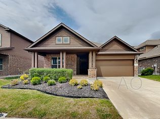 813 Falcon Rd, Argyle, TX 76226