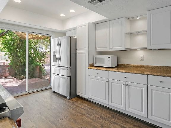 3rd image of 2730 E Aldine St