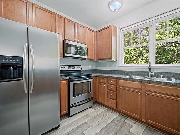 2nd image of 912 Southmoor Dr Unit 206