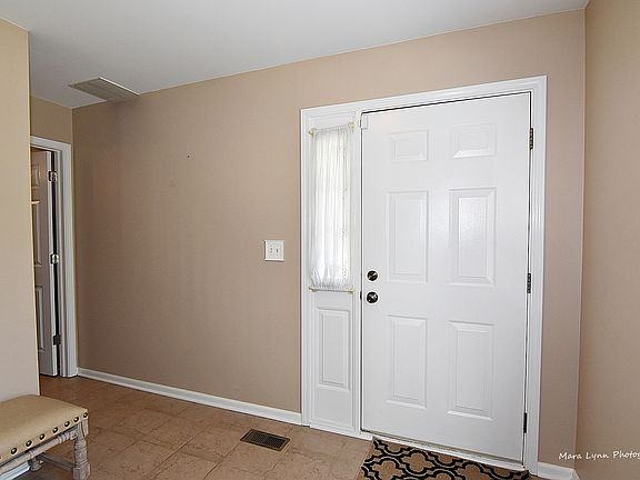 3rd image of 960 Ainsley Dr #960