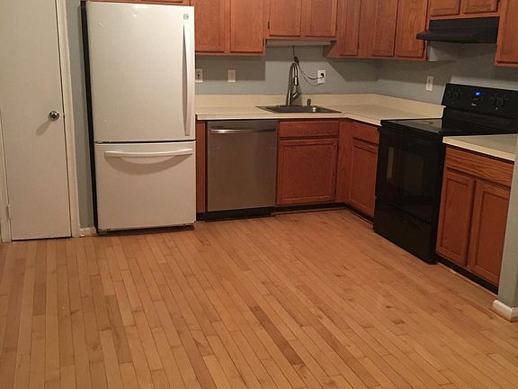 2nd image of 3683 Dahlgren Pl