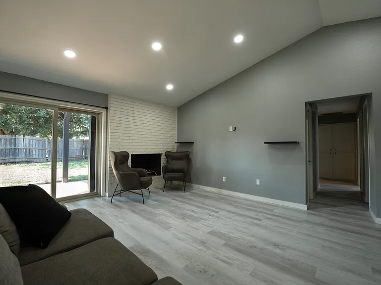 1017 SW 98th St — Photo 5