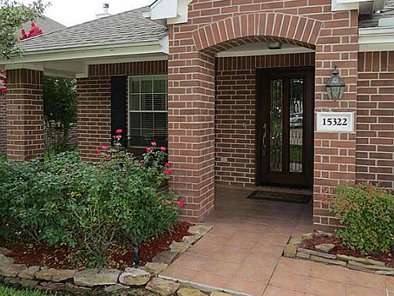 Covered Front Porch, Tile Porch and Walkway