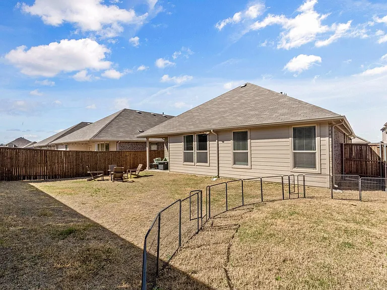 5505 Cypress Point Dr — Photo 33