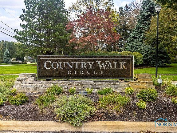 2nd image of 7413 Country Commons Ln