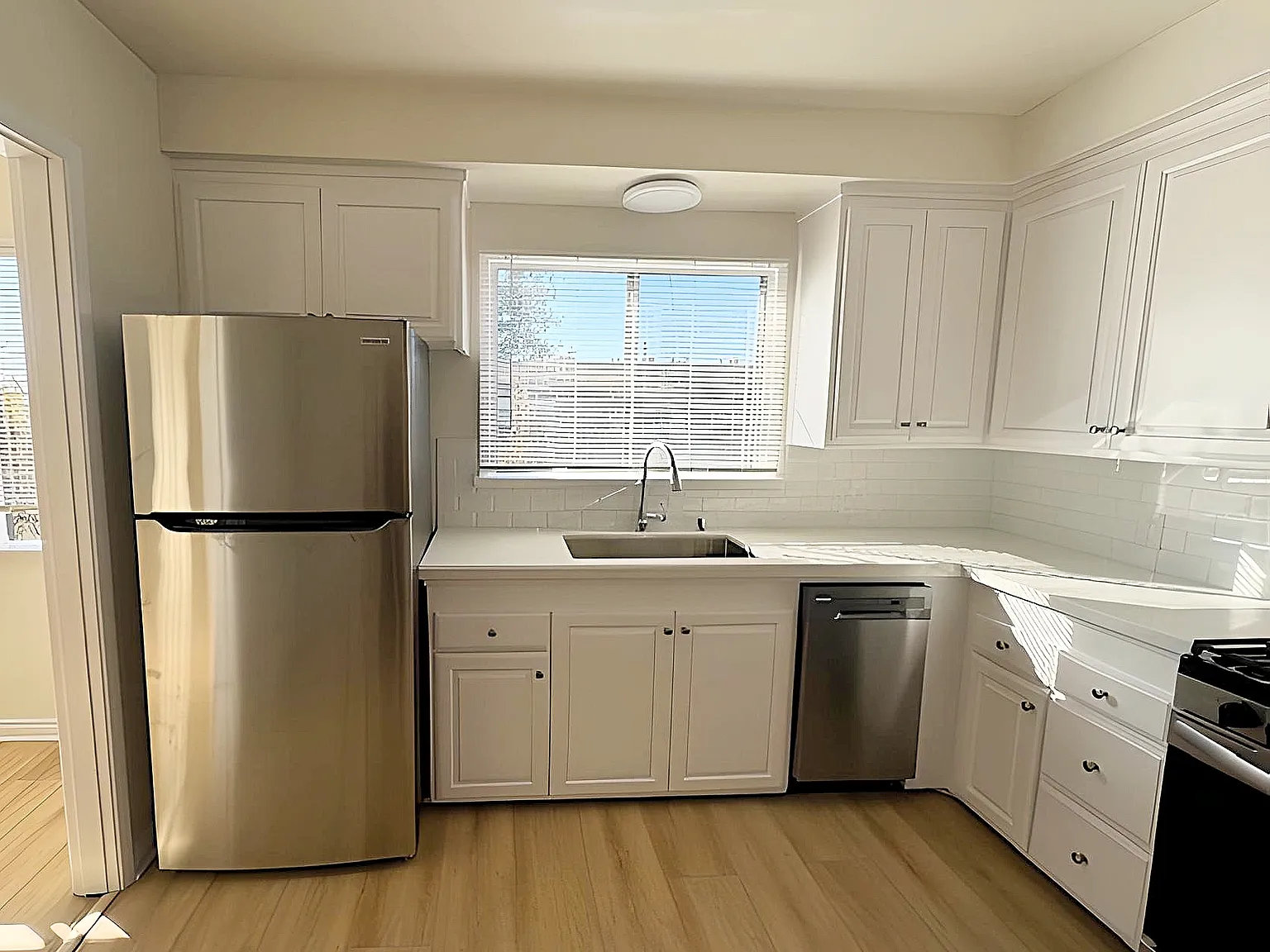 1 bed, 700 sqft, $1,995 — Photo 4