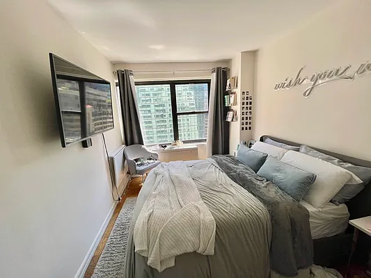 Rented by Olympia House Delaware LP | media 27