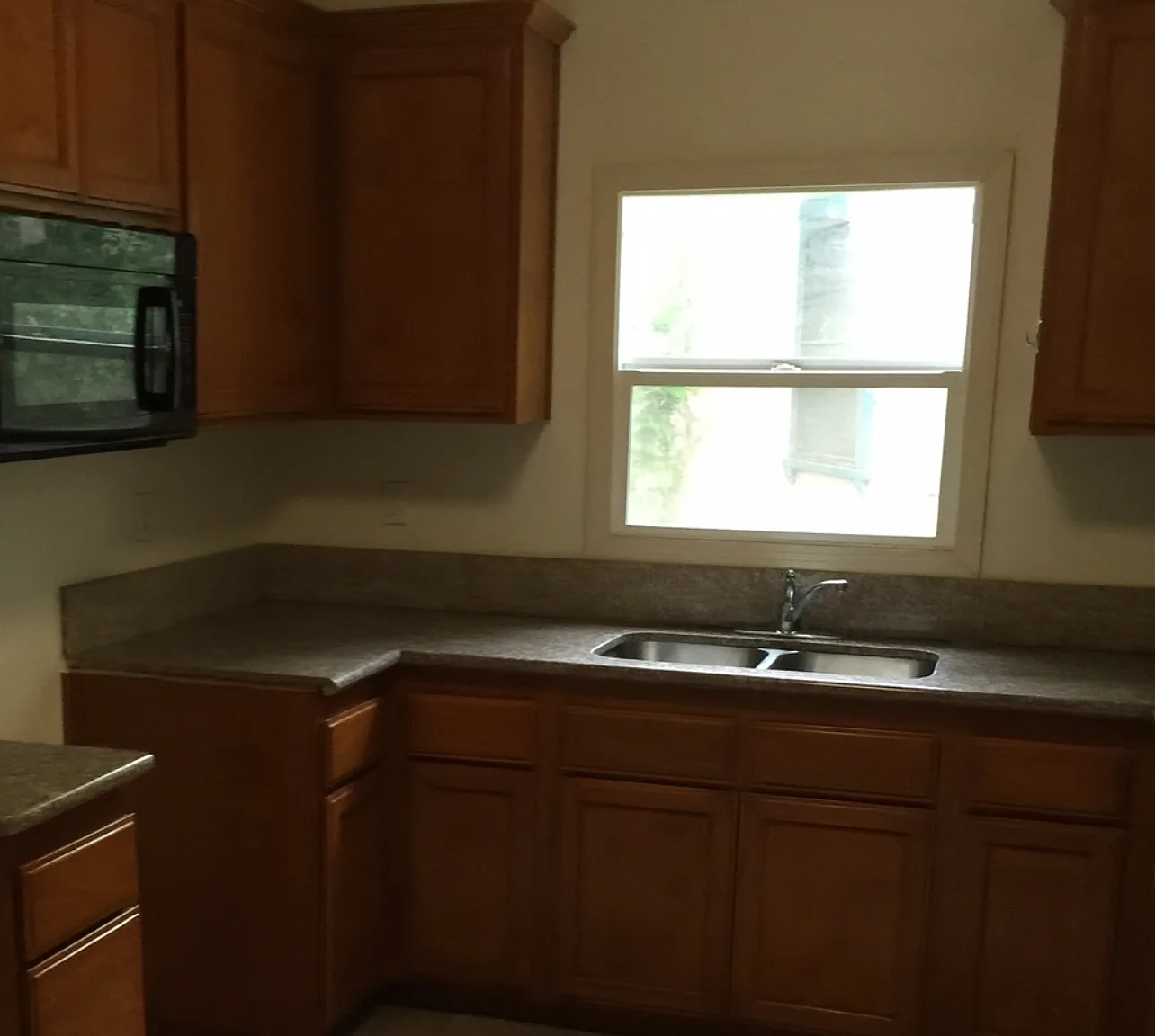 798 N Wilson Ave — Photo 1