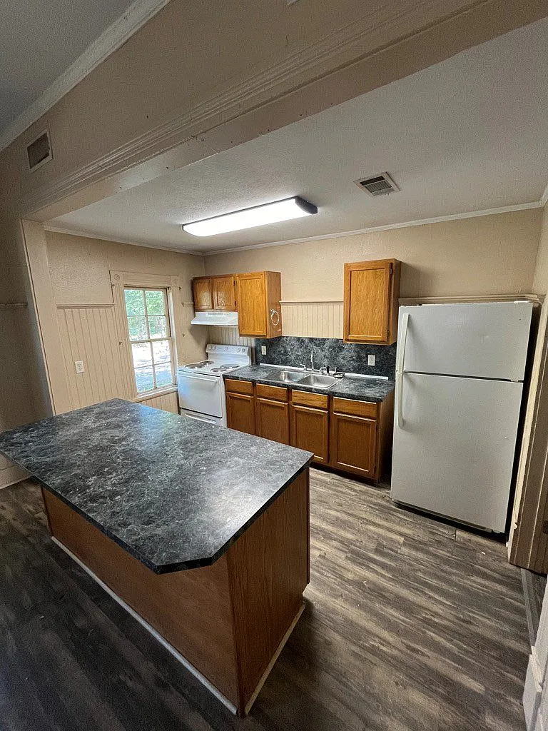2 bed, 1000 sqft, $850 — Photo 3