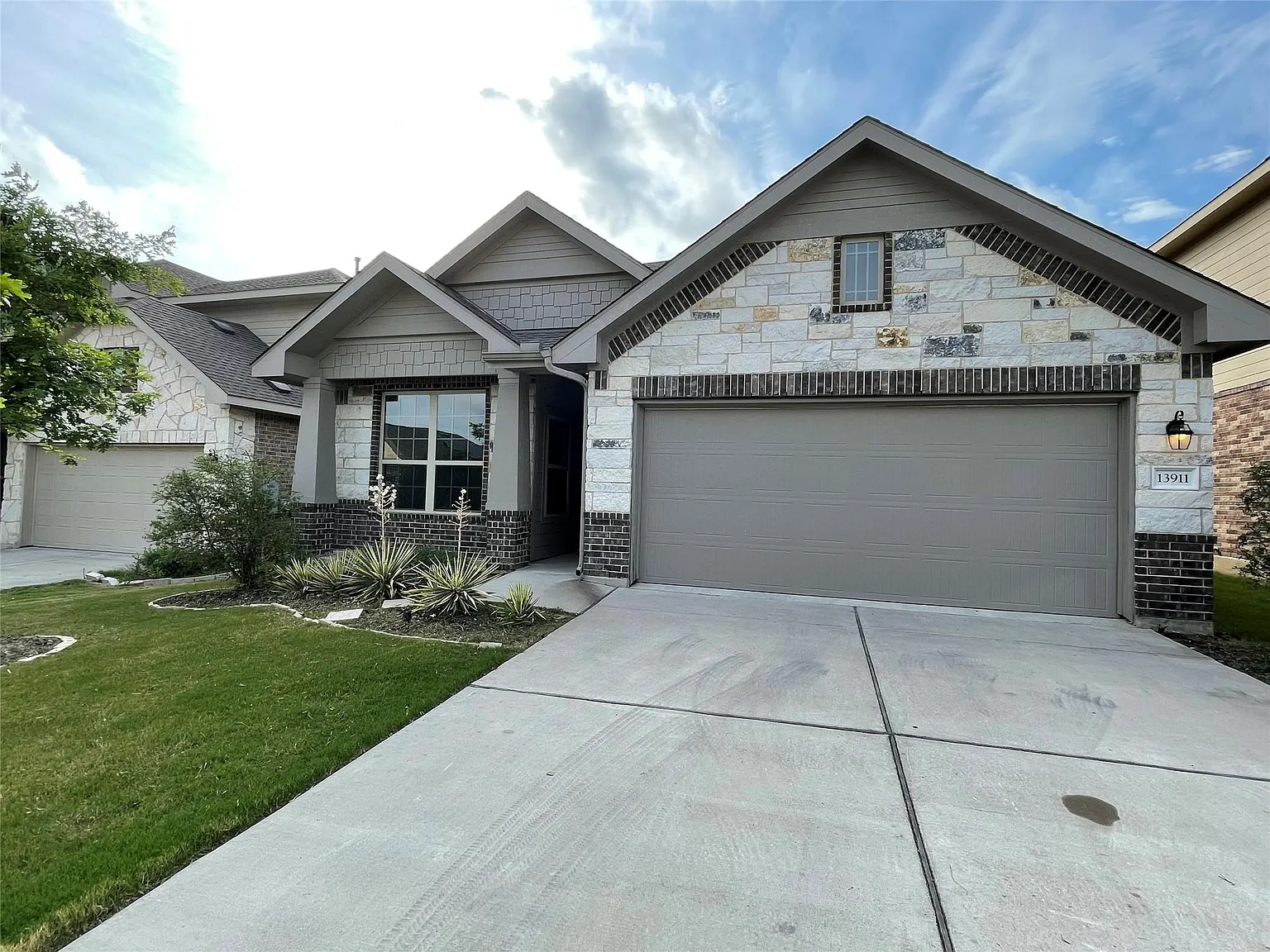 3 bed, 2.0 bath, 1771 sqft, $2,200 — Photo 1