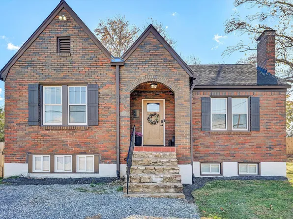 2232 Mount Regis Dr, Salem, VA 24153