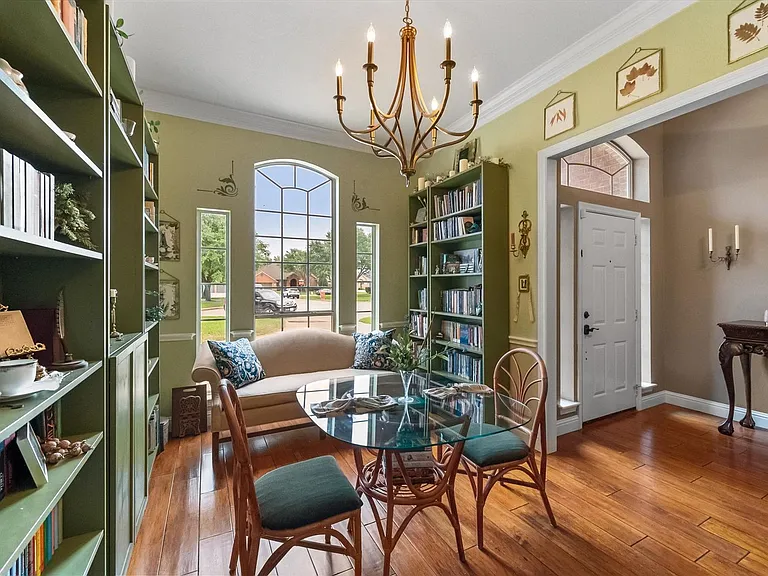 3 Savoy Ct — Photo 8