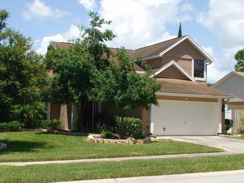 Front View in quiet neighborhood