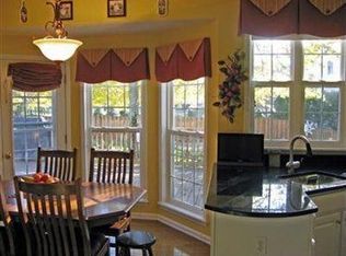 32245 Woodfield Dr, Avon Lake, OH 44012